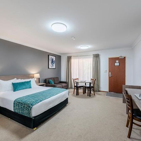 Best Western Plus Ambassador Ориндж Екстериор снимка