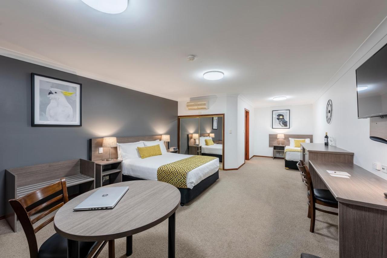 Best Western Plus Ambassador Ориндж Екстериор снимка