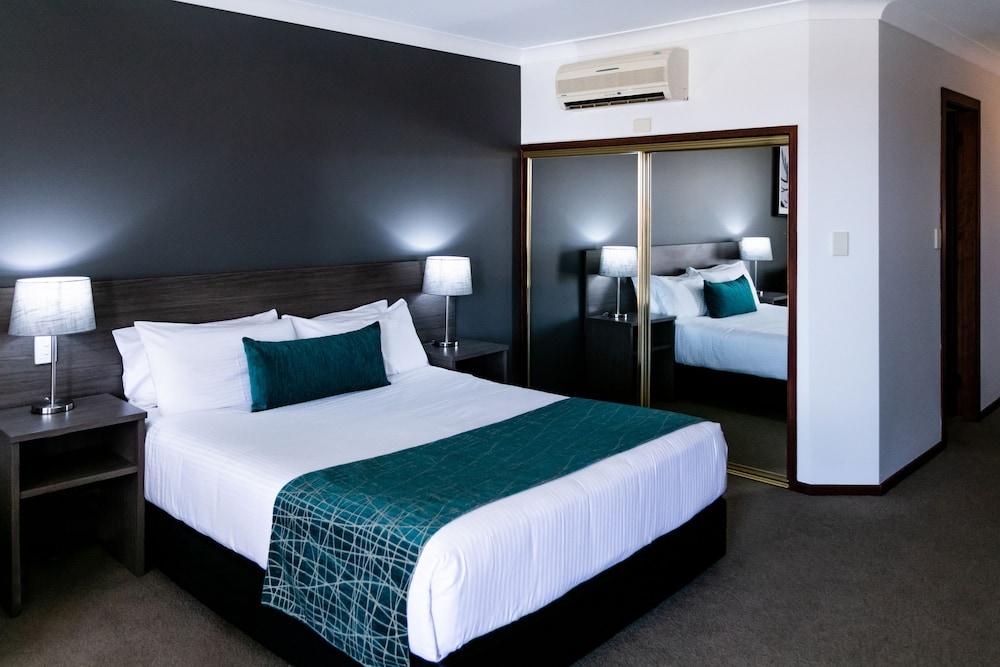 Best Western Plus Ambassador Ориндж Екстериор снимка