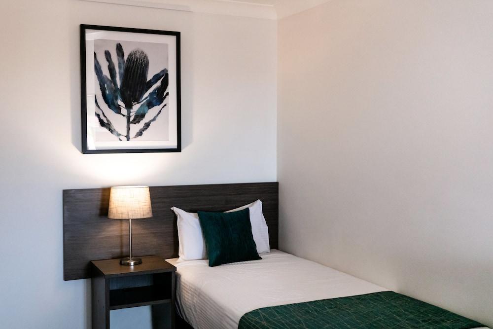 Best Western Plus Ambassador Ориндж Екстериор снимка